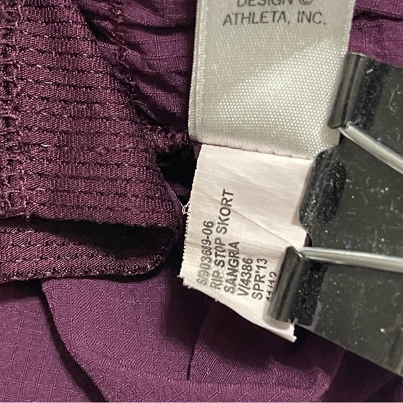 Athleta Ripstop Activewear Skort in Sangria **Read Description - Picture 9 of 12